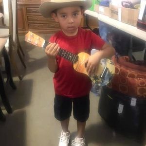 Meet your Posher, Ramiro